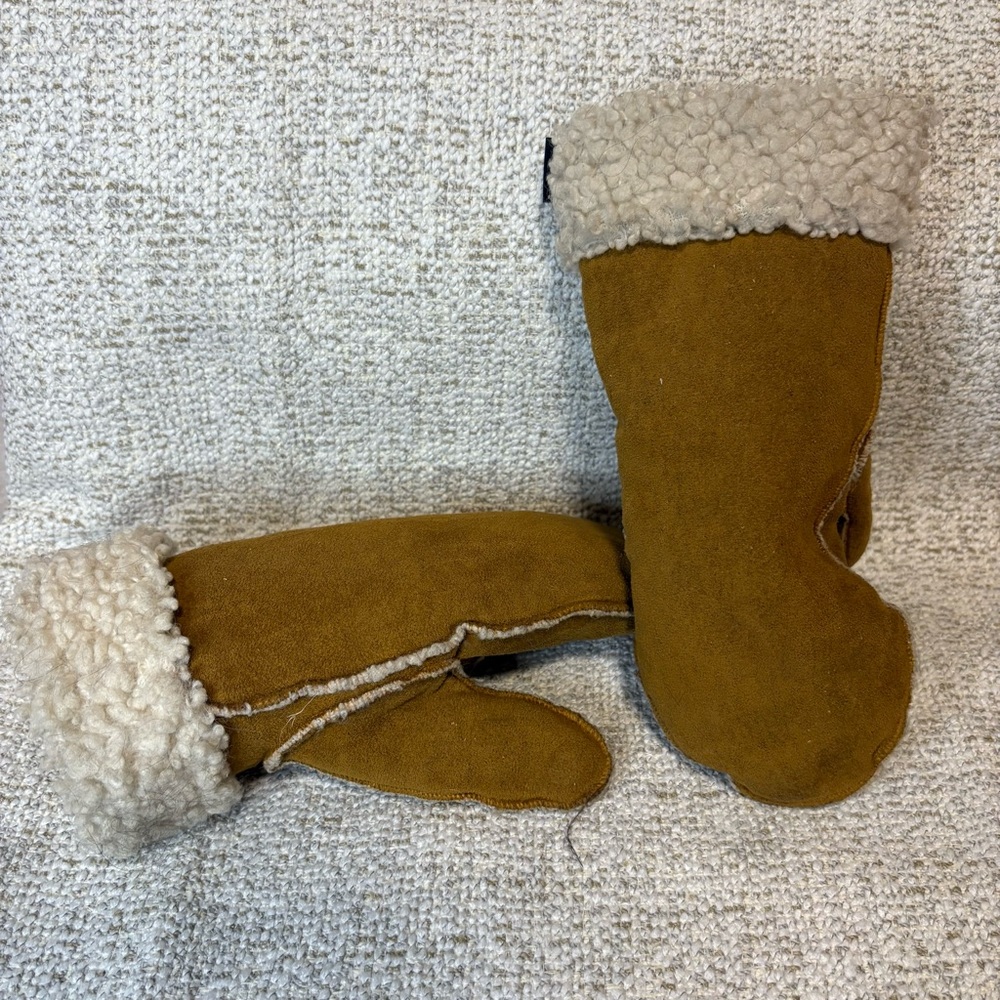 Brown Shearling And Suede Mittens - Picture 3 of 9